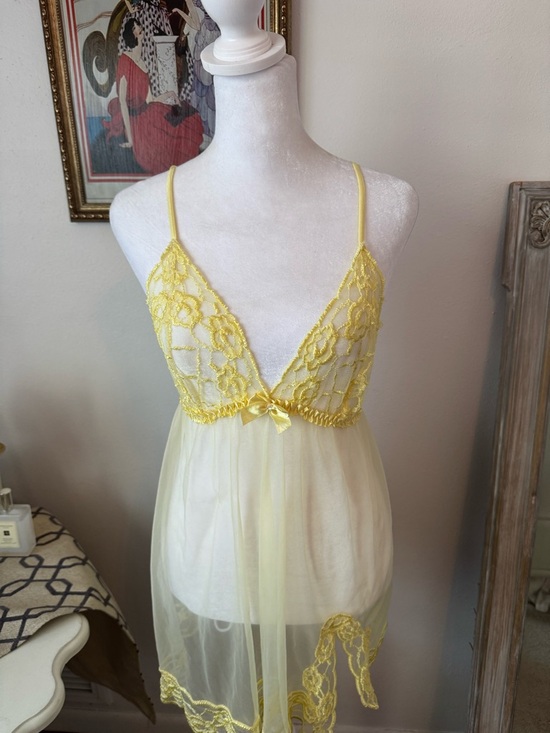 Frederick's of Hollywood Other - Fredrick’s of Hollywood Yellow Lace Sheer Babydoll Chemise - Women's Intimates